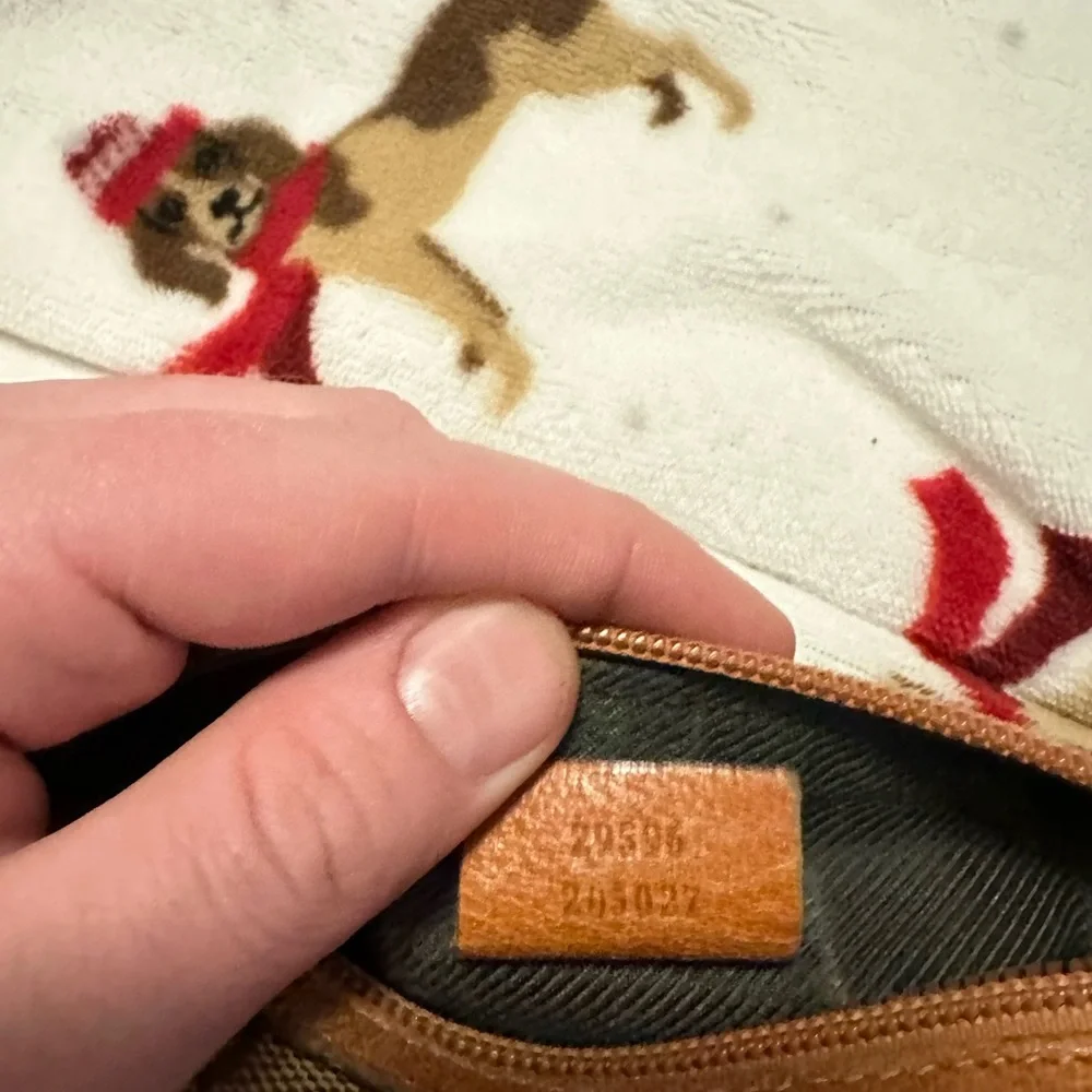 Gucci Vintage Tan Pouch - Picture 6 of 7